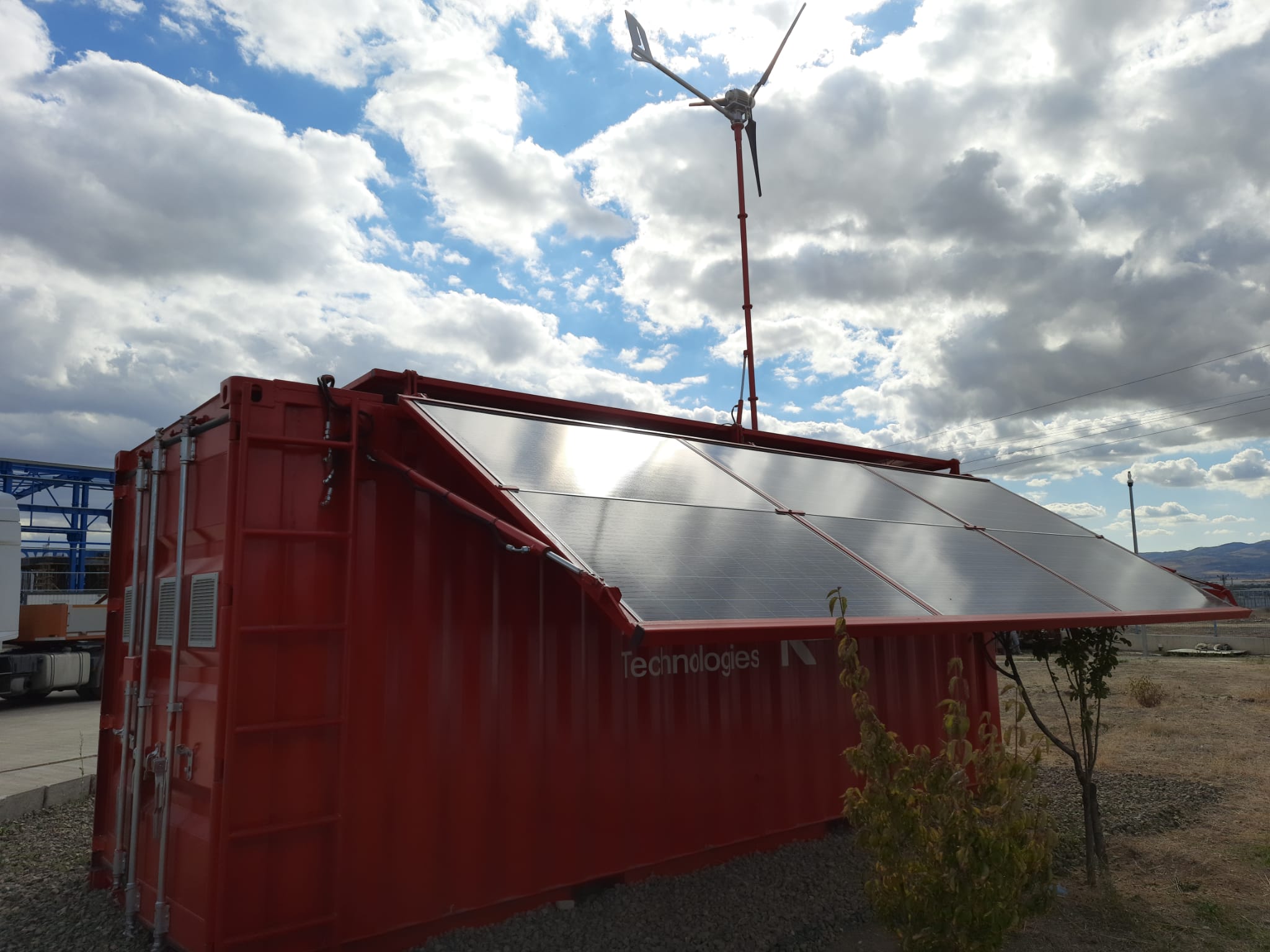 Mobile Hybrid Energy Units